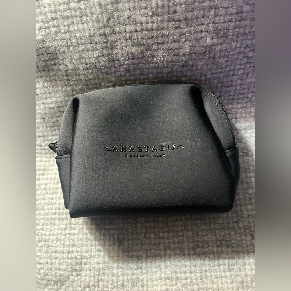 Anastasia Beverly Hills Cosmetic Bag (Black Neoprene)